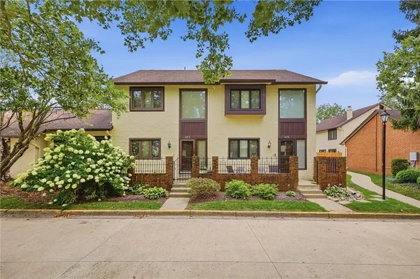 $218,000 | 6852 Olde Greenbrier Lane, Centerville, OH 45459