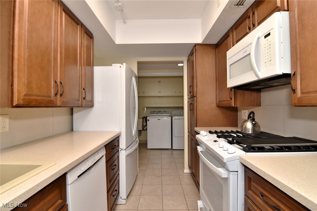 3701 Mayfield Road, Unit 304 Cleveland, OH 44121 - Photo 21 of 39 Gallery Image 21