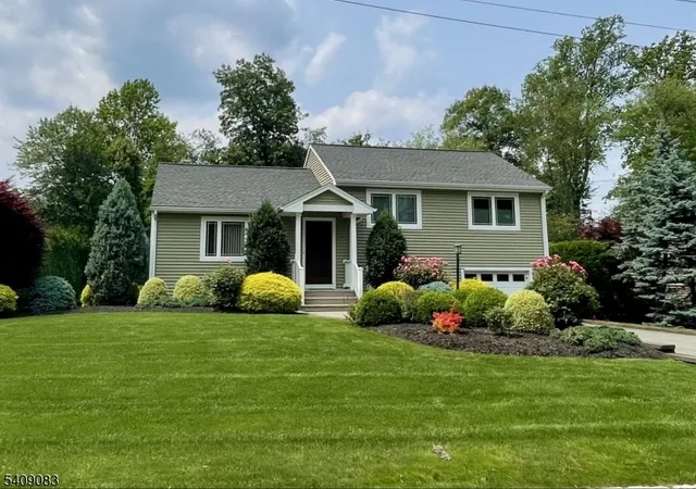 $839,900 | 23 Locust Drive, Morris Plains, NJ 07950