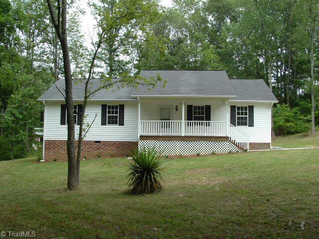 3068 Green Tree Road Thomasville, NC 27360 - Photo 1 of 5 Exterior Front.