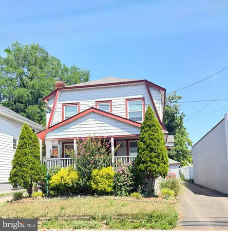 $2,560 | 2560 Nottingham Way, Hamilton, NJ 08619