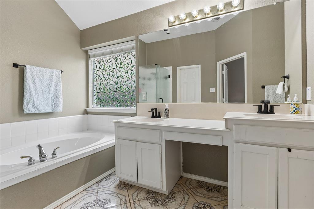 7918 Kings Court Rowlett, TX 75089 - Photo 18 of 39