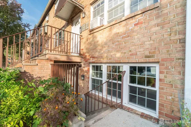 $256,000 | 106 College Drive, Edison, NJ 08817