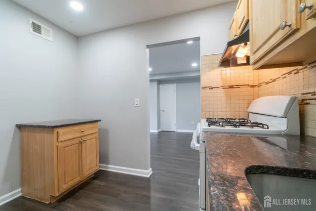 $256,000 | 106 College Drive, Edison, NJ 08817