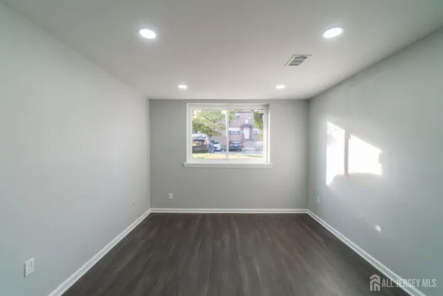 $256,000 | 106 College Drive, Edison, NJ 08817