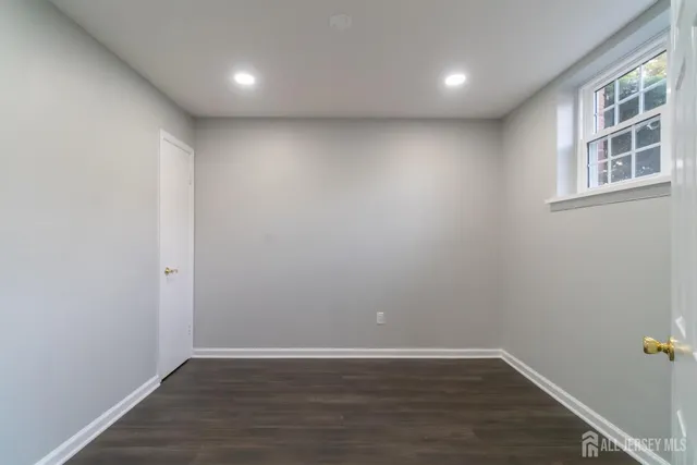 $256,000 | 106 College Drive, Edison, NJ 08817