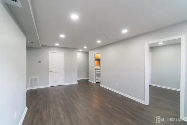 $256,000 | 106 College Drive, Edison, NJ 08817