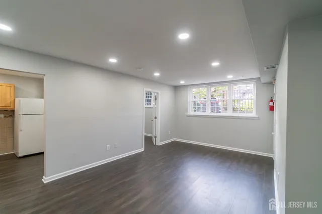 $256,000 | 106 College Drive, Edison, NJ 08817