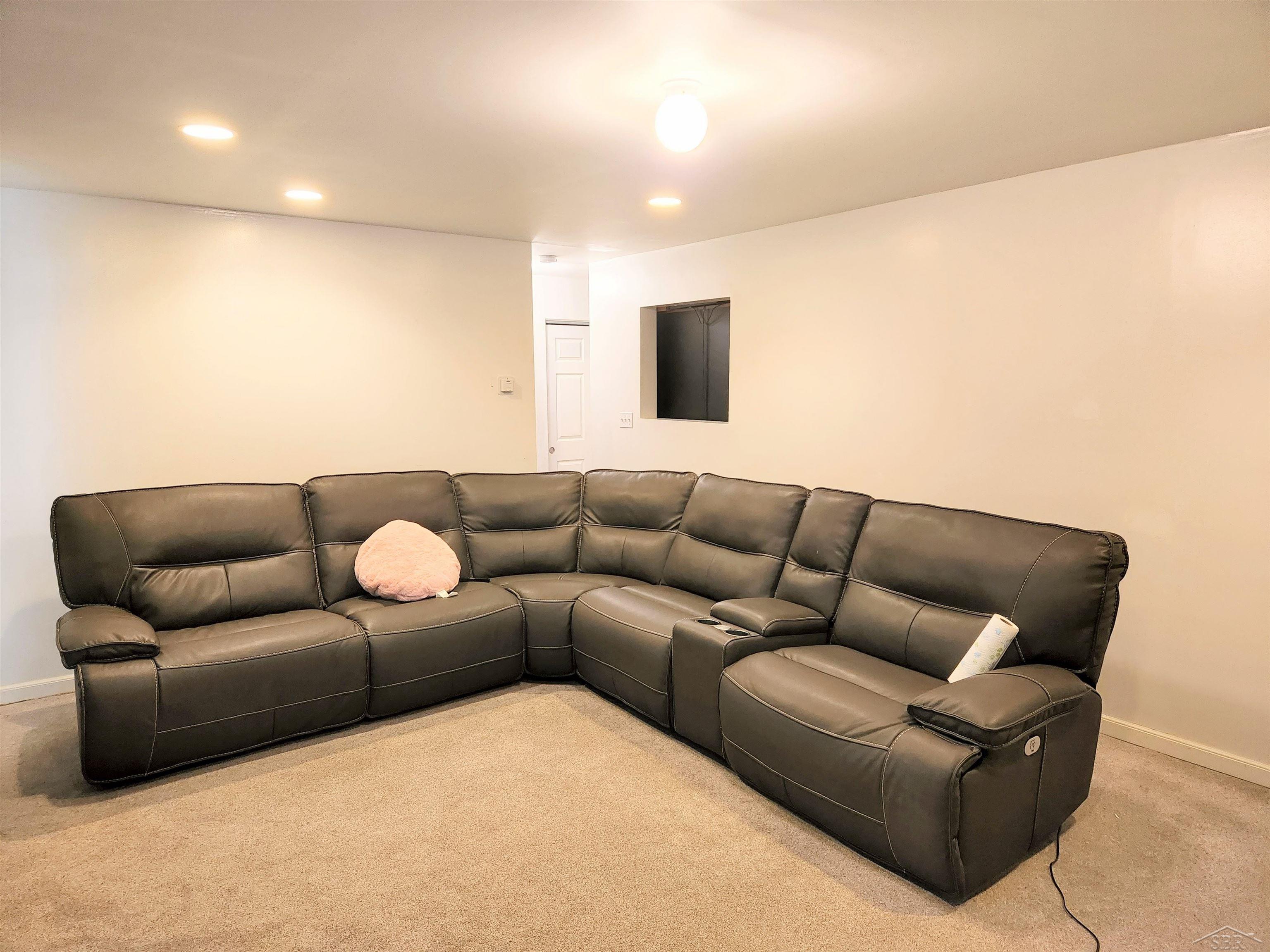 3524 Williamson Road Saginaw, MI 48601 - Photo 7 of 20 50086452-6.JPG