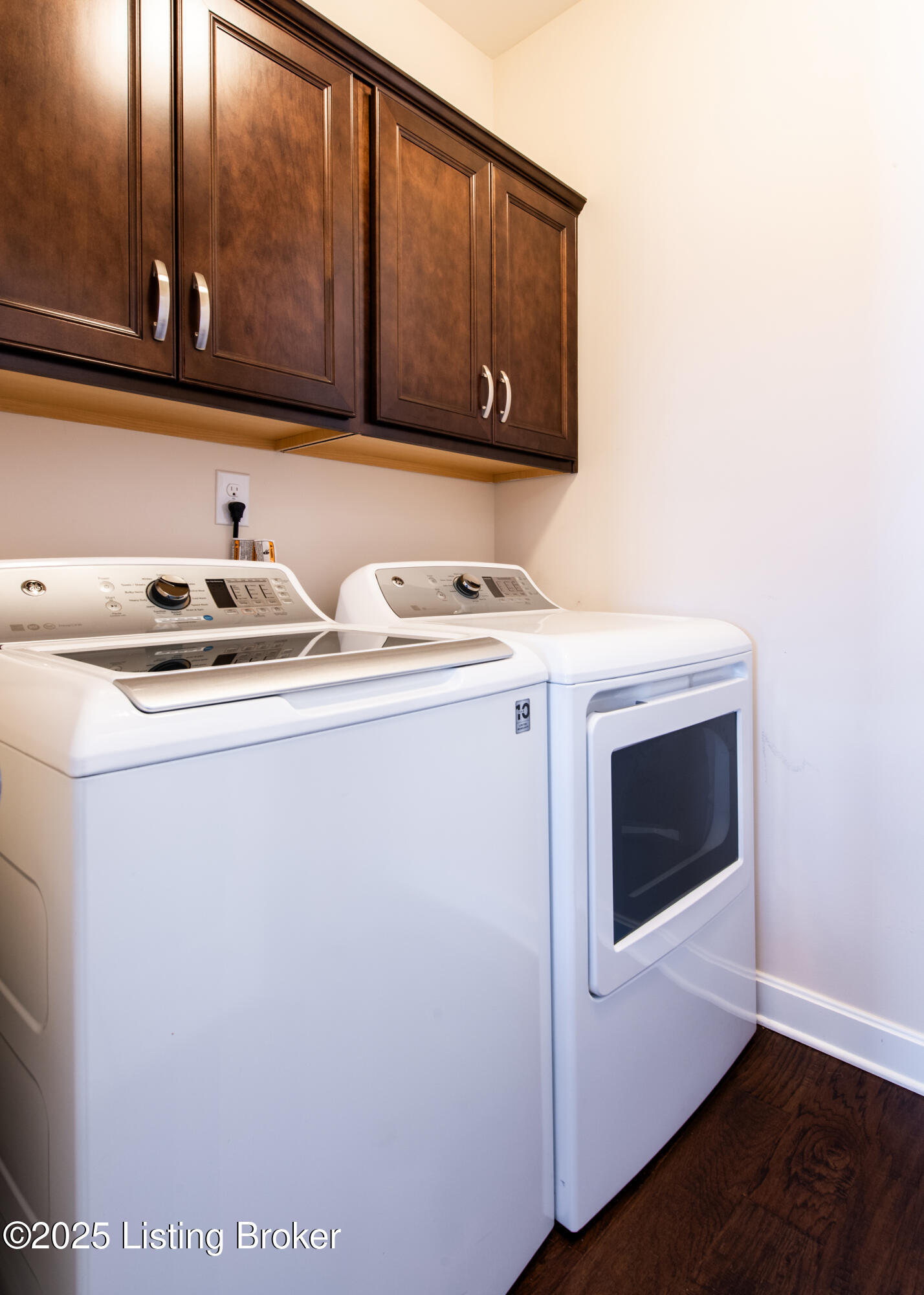 4512 Old Heady Road Louisville, KY 40299 - Photo 18 of 22 Laundry Room