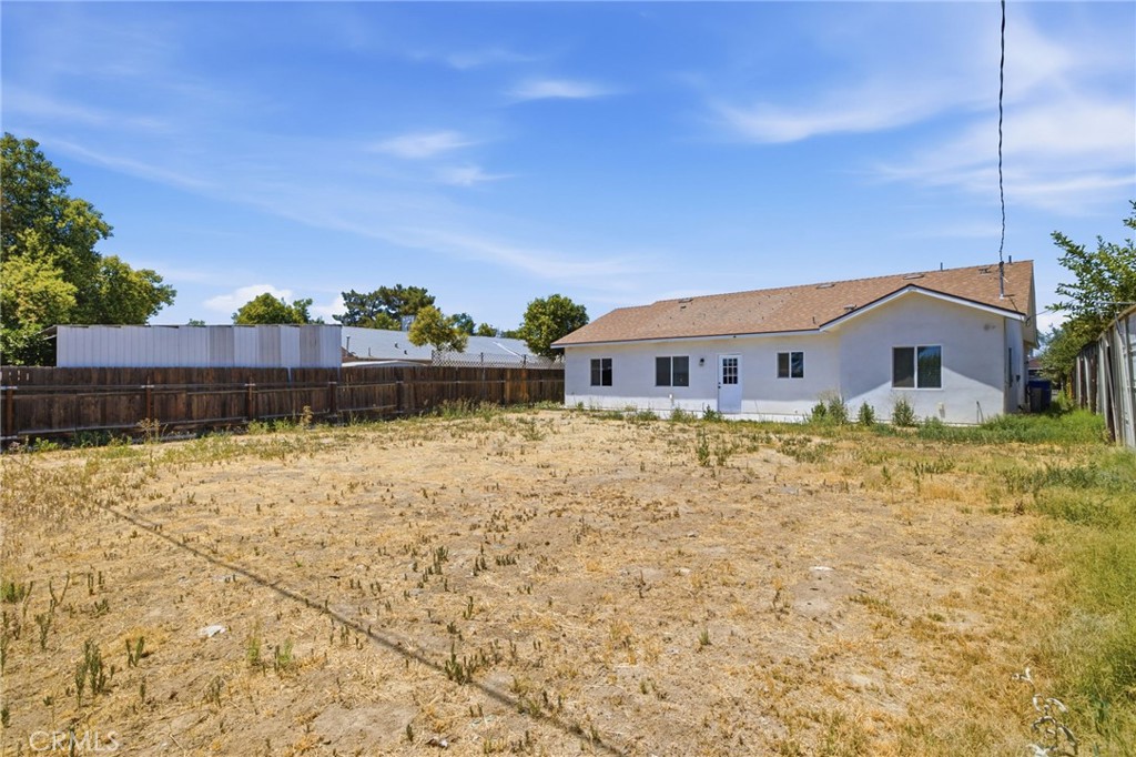 805 Lawson Road Bakersfield, CA 93307 - Photo 27 of 31