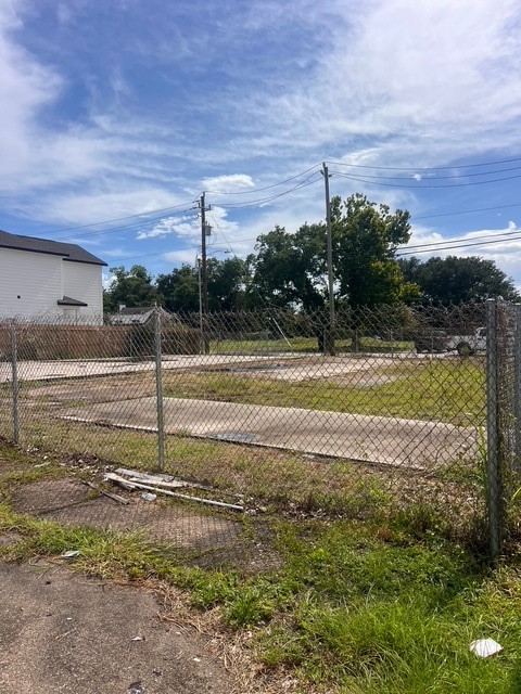 3202 Laura Koppe Road Houston, TX 77093 - Photo 5 of 14 a view of a lake with a big yard