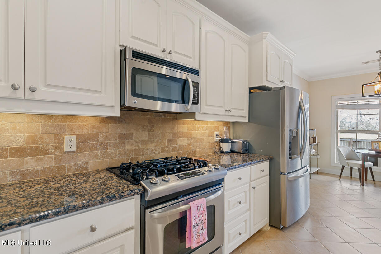 104 Stillhollow Lane Madison, MS 39110 - Photo 12 of 27 104 Stillhollow lane front-18