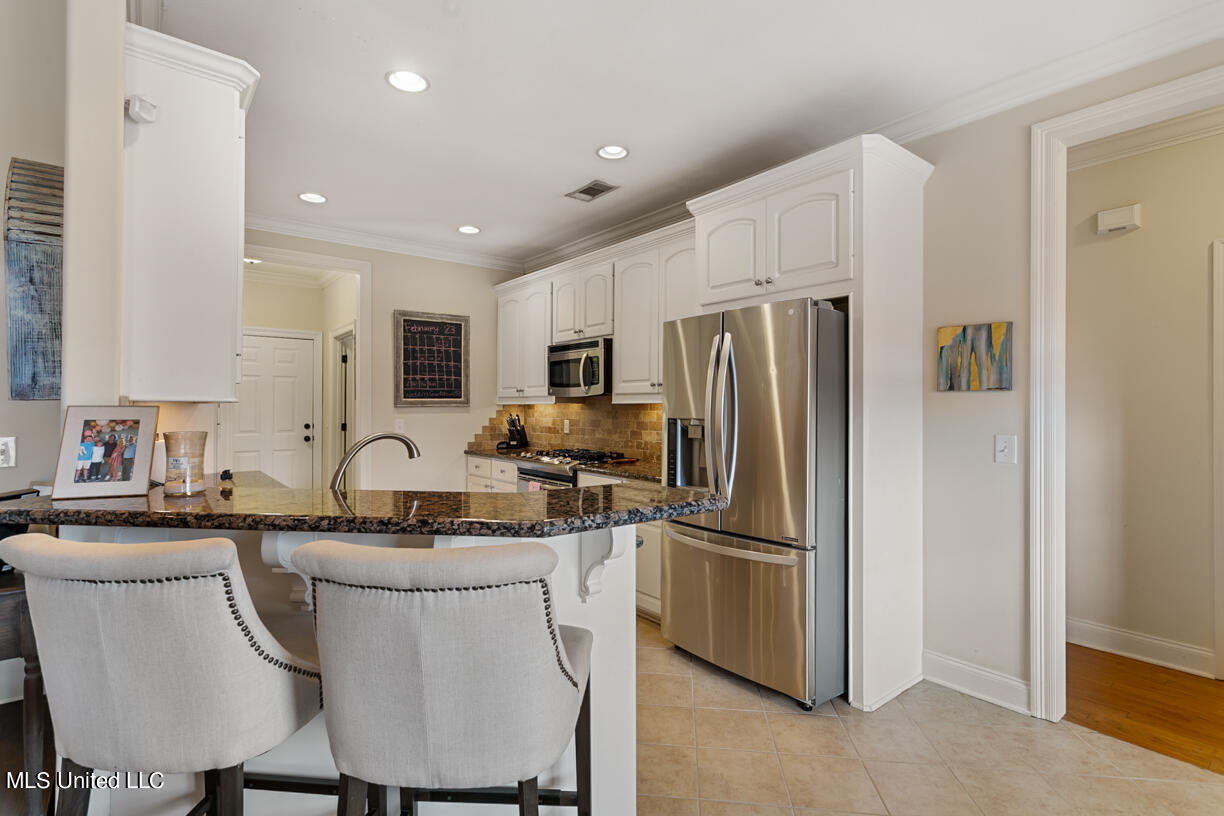 104 Stillhollow Lane Madison, MS 39110 - Photo 9 of 27 104 Stillhollow lane front-15