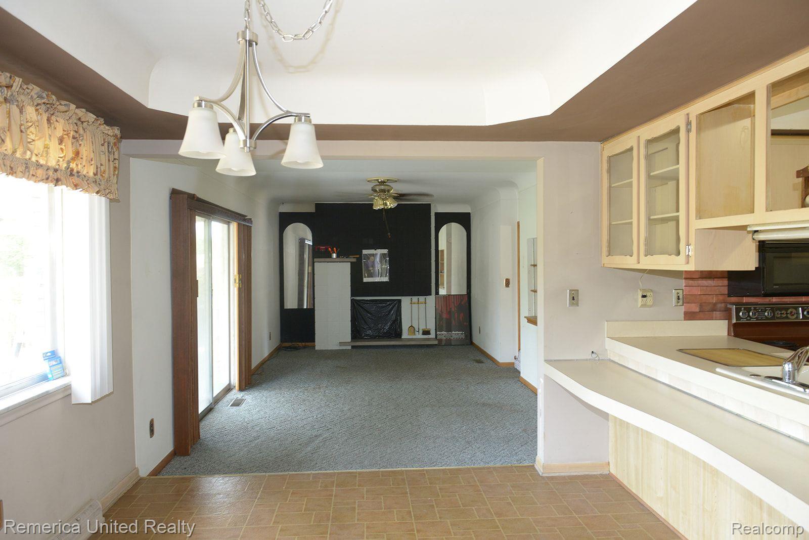 11425 Racine Road Warren, MI 48093 - Photo 17 of 28 Family Room