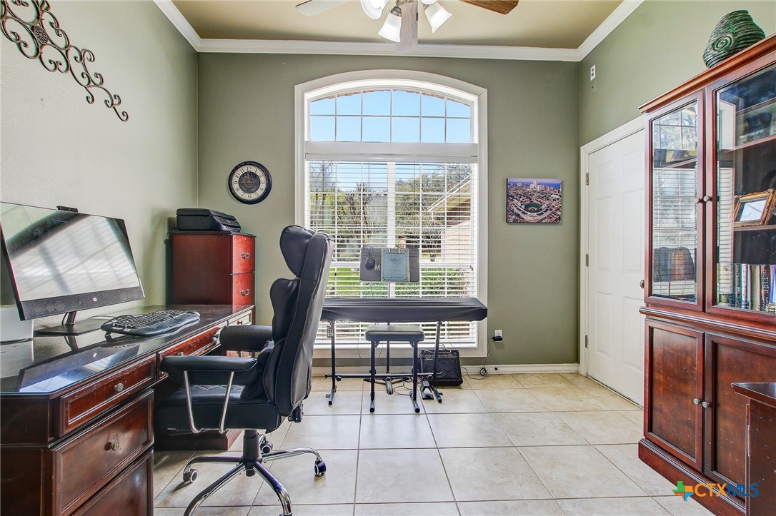 200 Carriage House Road Salado, TX 76571 - Photo 27 of 43 a workspace with furniture and a window