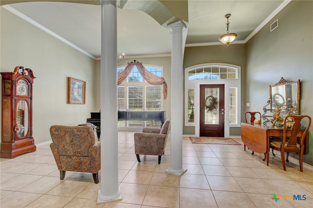 200 Carriage House Road Salado, TX 76571 - Photo 5 of 43 Dining area near front door