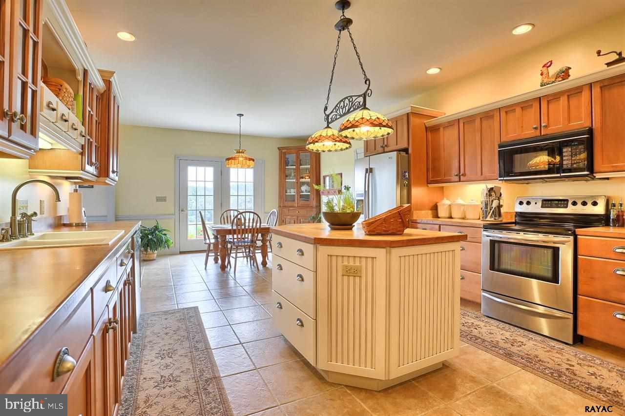 2153 Stoverstown Road Spring Grove, PA 17362 - Photo 11 of 34