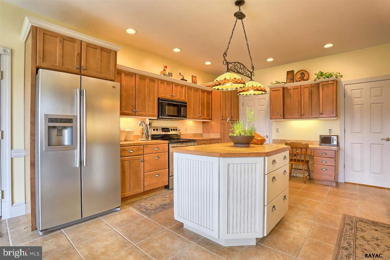 2153 Stoverstown Road Spring Grove, PA 17362 - Photo 22 of 34