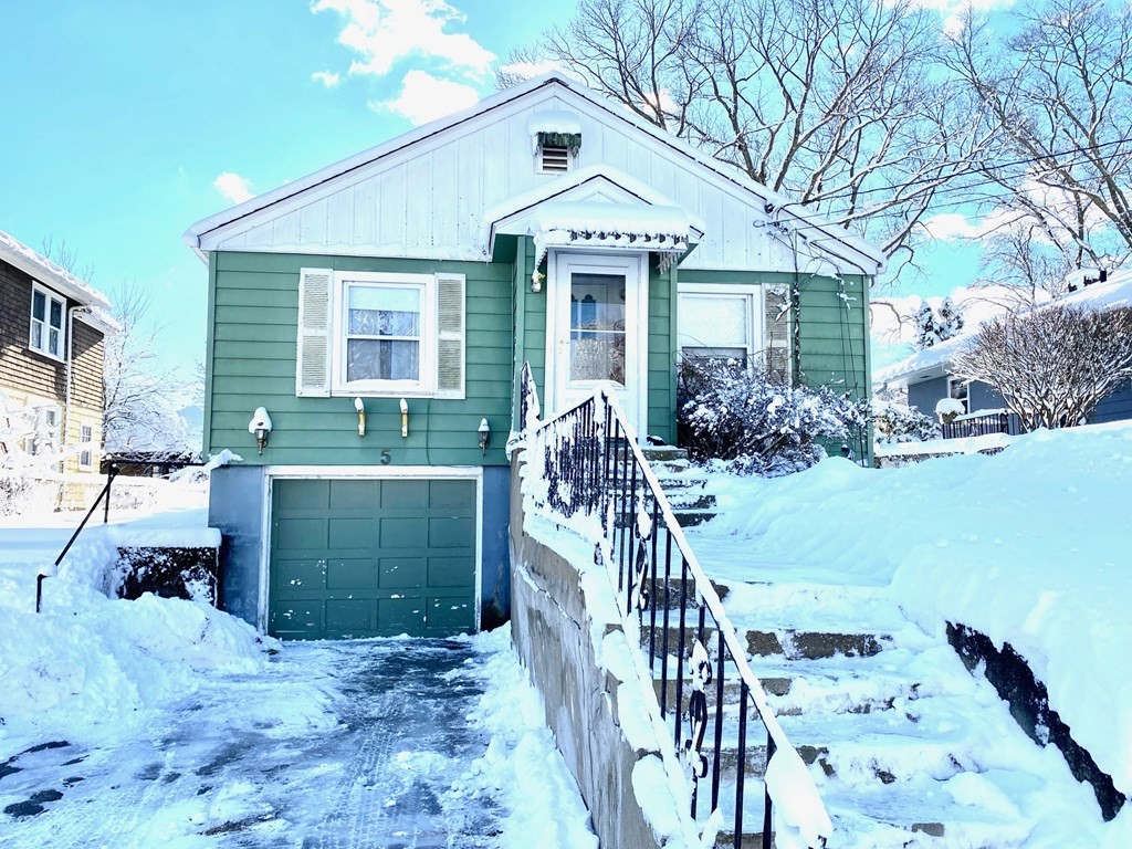 5 Othello Road Worcester, MA 01604 - Photo 2 of 26 Gallery Image 2