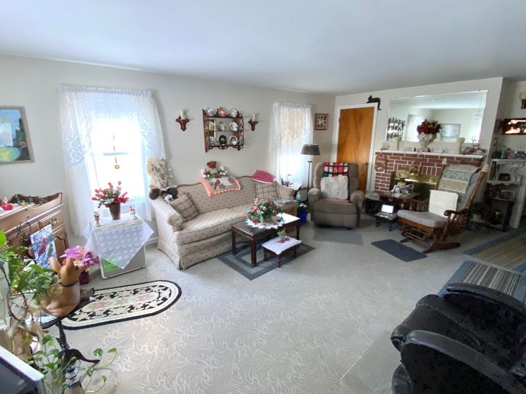 5 Othello Road Worcester, MA 01604 - Photo 8 of 26 Gallery Image 8