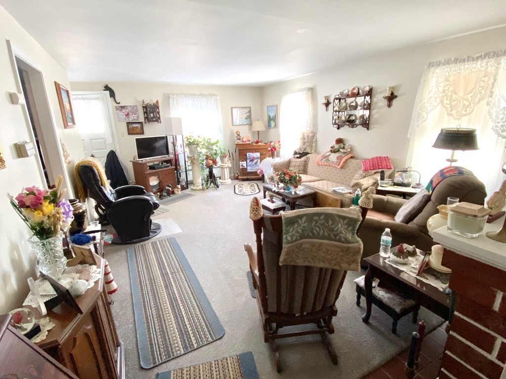 5 Othello Road Worcester, MA 01604 - Photo 9 of 26 Gallery Image 9