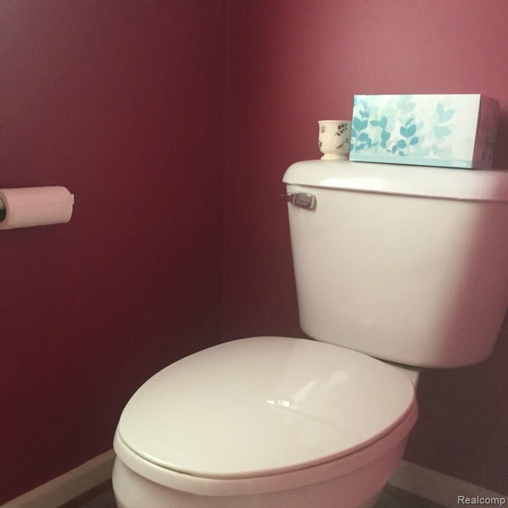 15134 Merriman Road Livonia, MI 48154 - Photo 16 of 34 HALF BATH