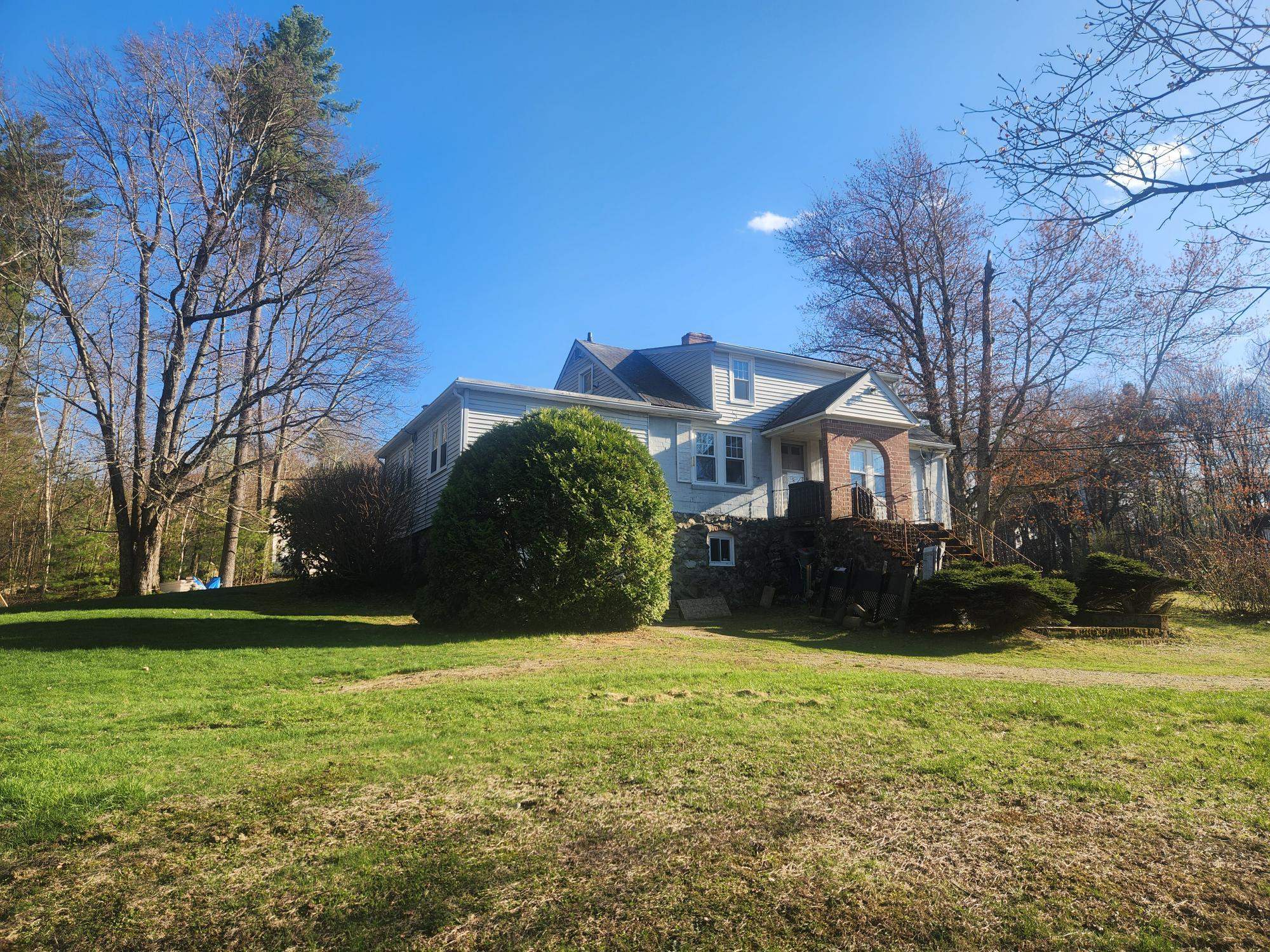115 Hovey Road Londonderry, NH 03053 - Photo 3 of 6 Gallery Image 3