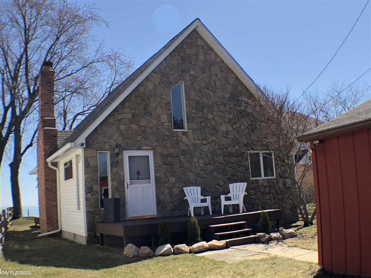 8760 Lakeshore Road Fort Gratiot, MI 48059 - Photo 26 of 33 31345288-25.JPG