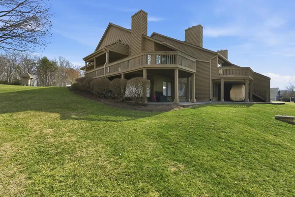 $649,500 | 105 Fawn Haven Lane, Huddleston, VA 24104