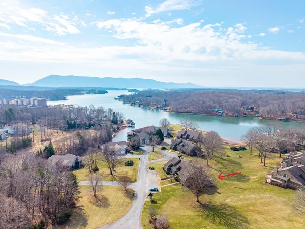 $649,500 | 105 Fawn Haven Lane, Huddleston, VA 24104