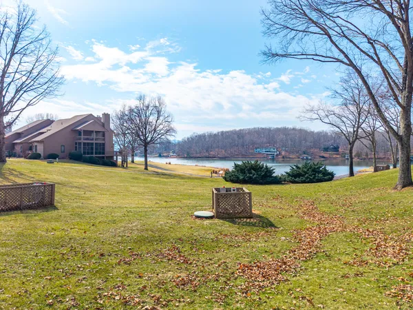 $649,500 | 105 Fawn Haven Lane, Huddleston, VA 24104