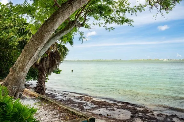 $749,000 | 680 41st Street, Sarasota, FL 34234