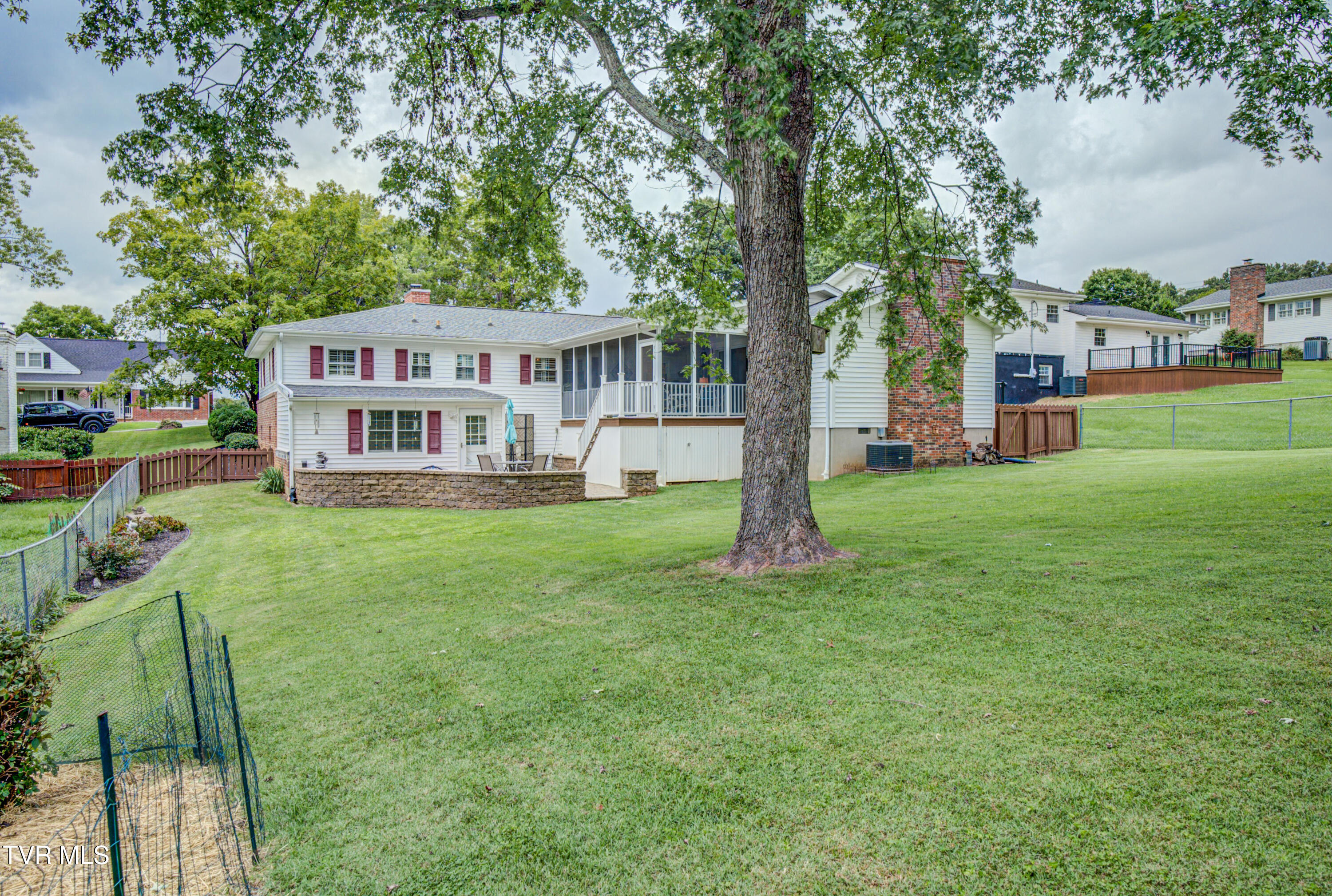1175 Foxcroft Road Bristol, VA 24201 - Photo 8 of 69 DSC05199_200_201_202_203