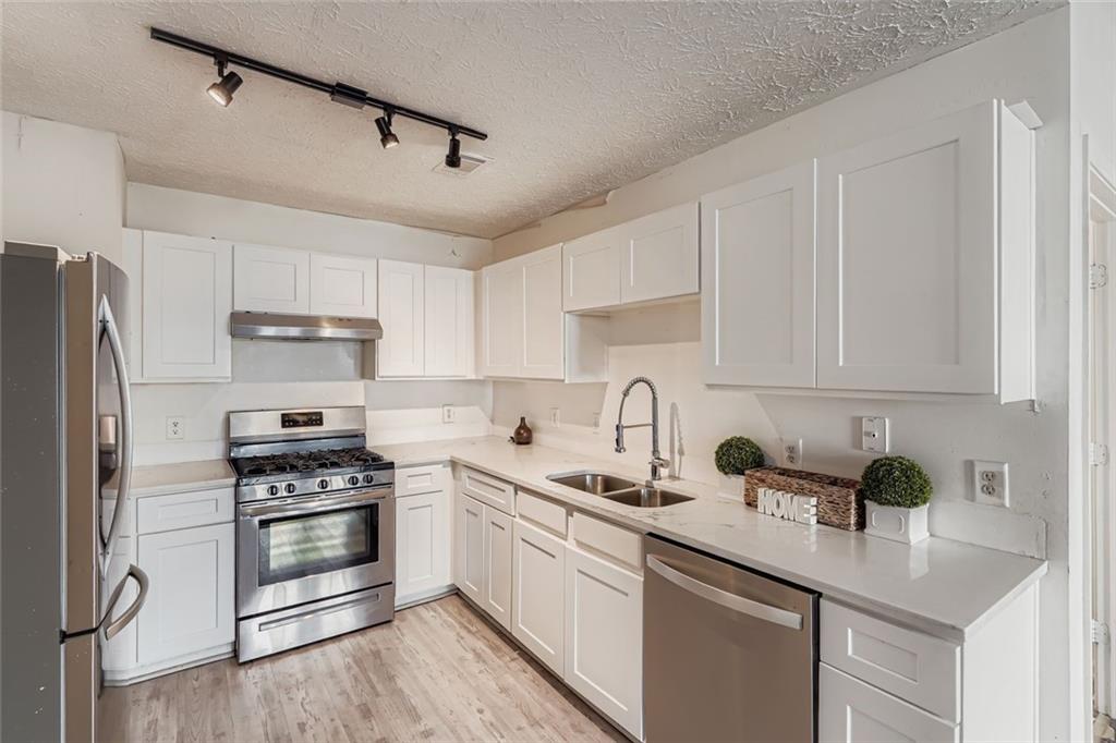 1025 Lakeside Circle Covington, GA 30016 - Photo 12 of 32