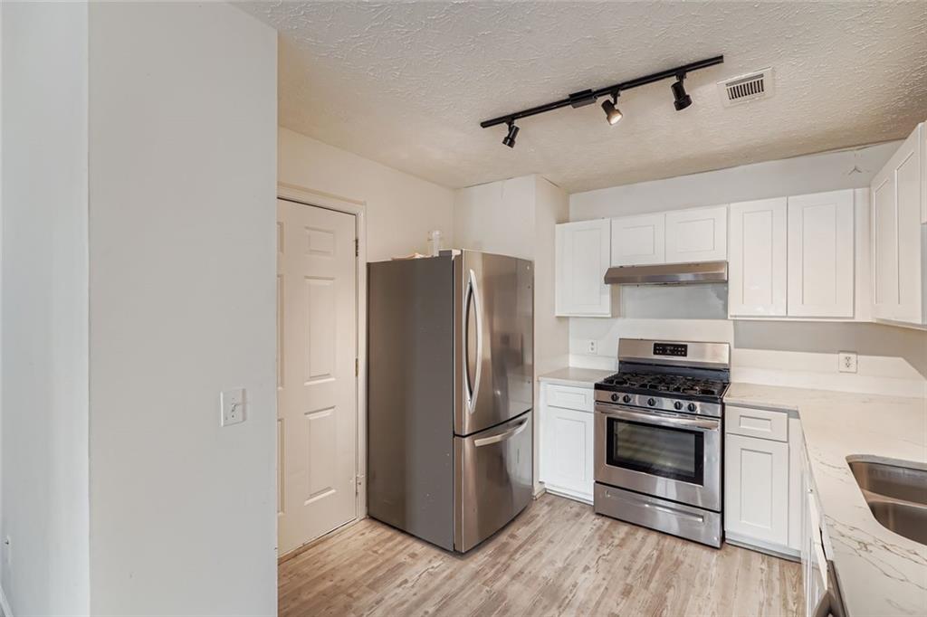 1025 Lakeside Circle Covington, GA 30016 - Photo 13 of 32