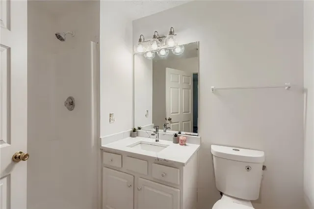 $185,000 | 1025 Lakeside Circle, Covington, GA 30016