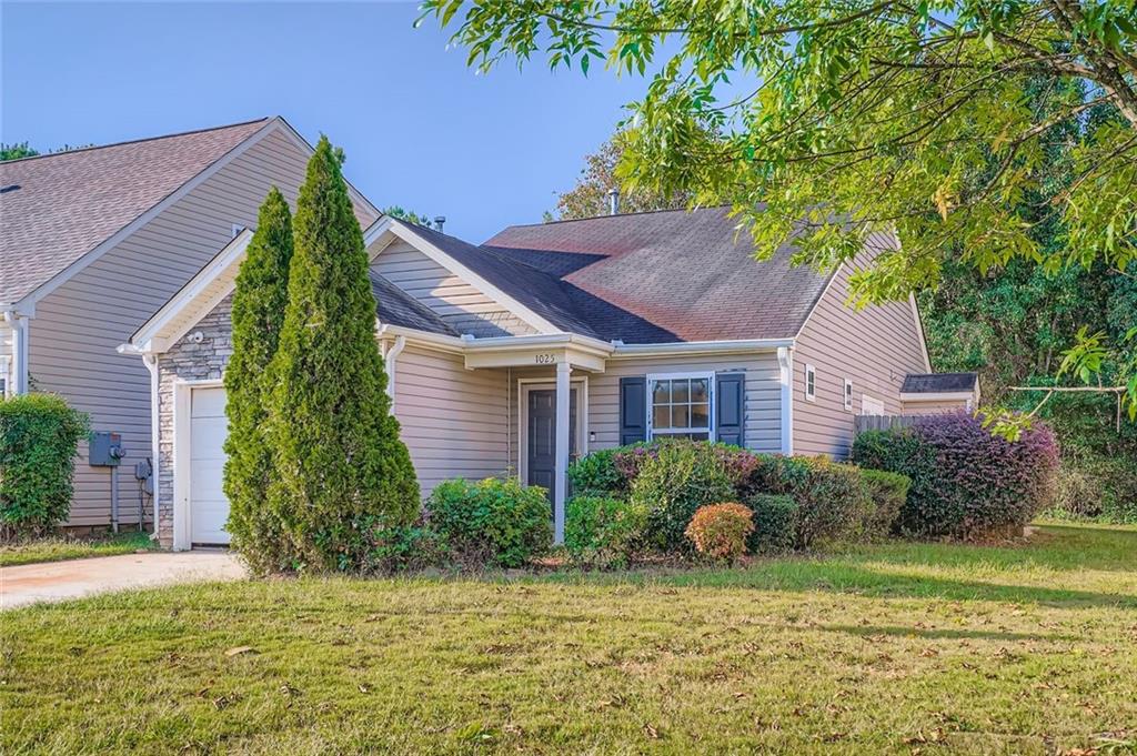 1025 Lakeside Circle Covington, GA 30016 - Photo 3 of 32