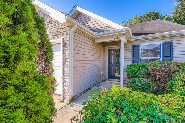 $185,000 | 1025 Lakeside Circle, Covington, GA 30016