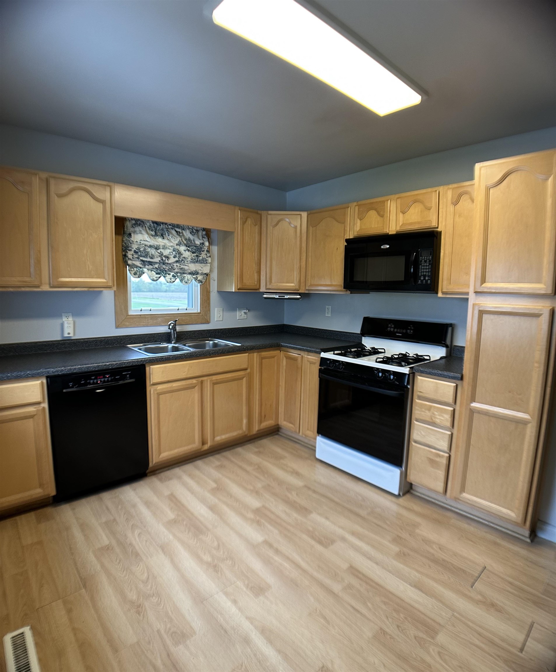 2446 West German Road Bay City, MI 48708 - Photo 9 of 15