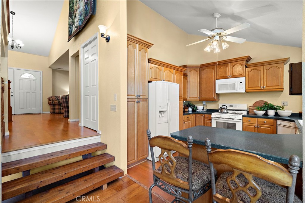 180 Grass Valley Road, Unit 20 Lake Arrowhead, CA 92352 - Photo 19 of 67