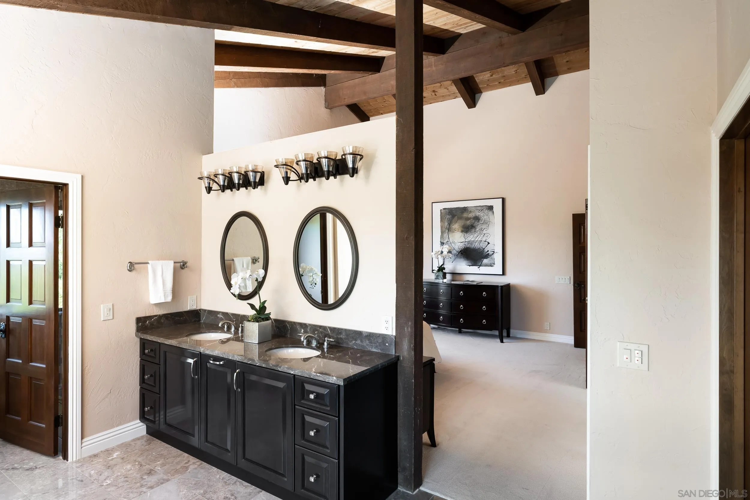 15951 Lime Grove Road Poway, CA 92064 - Photo 19 of 52 a utility room with dryer and washer