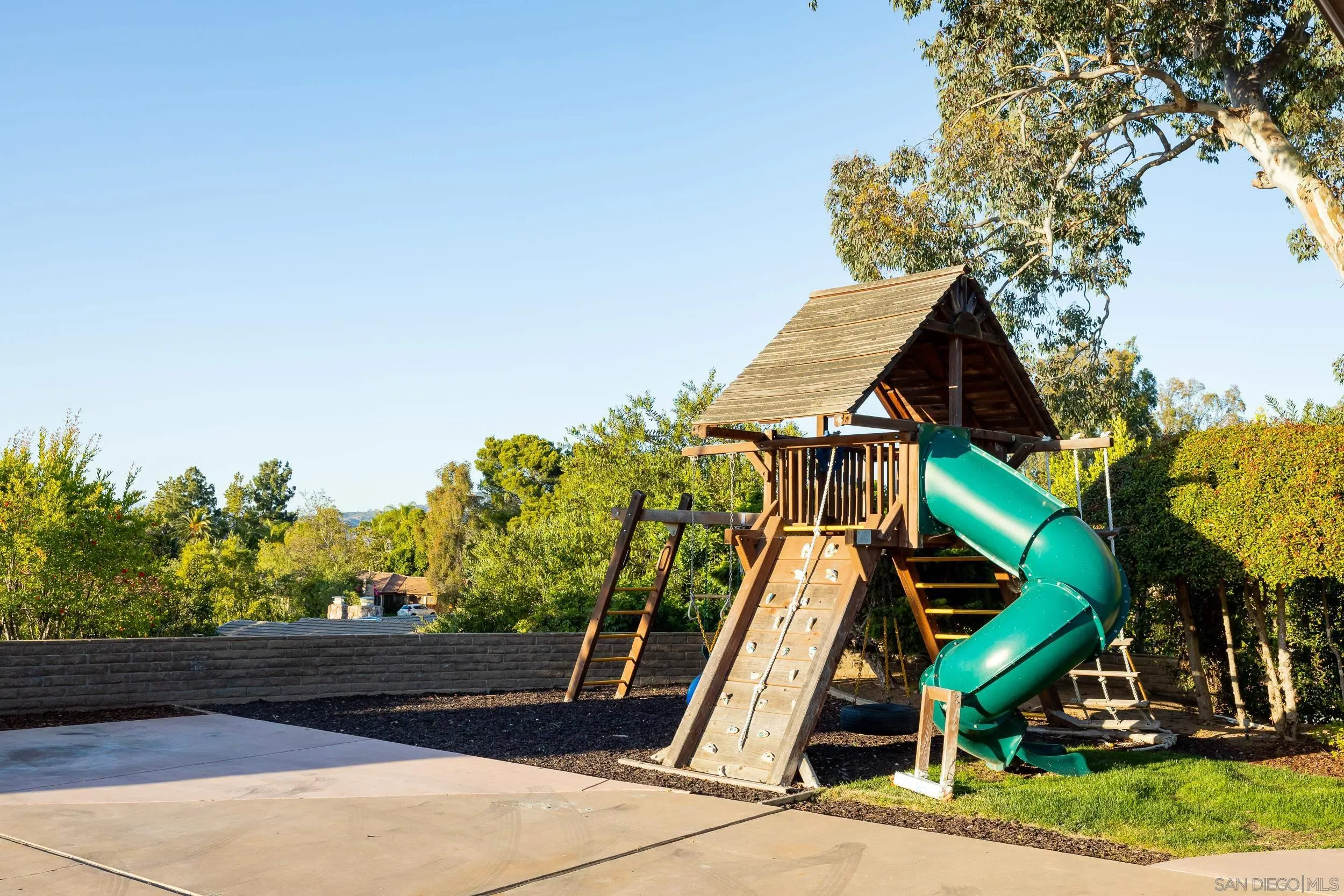15951 Lime Grove Road Poway, CA 92064 - Photo 36 of 52 a view of an outdoor space
