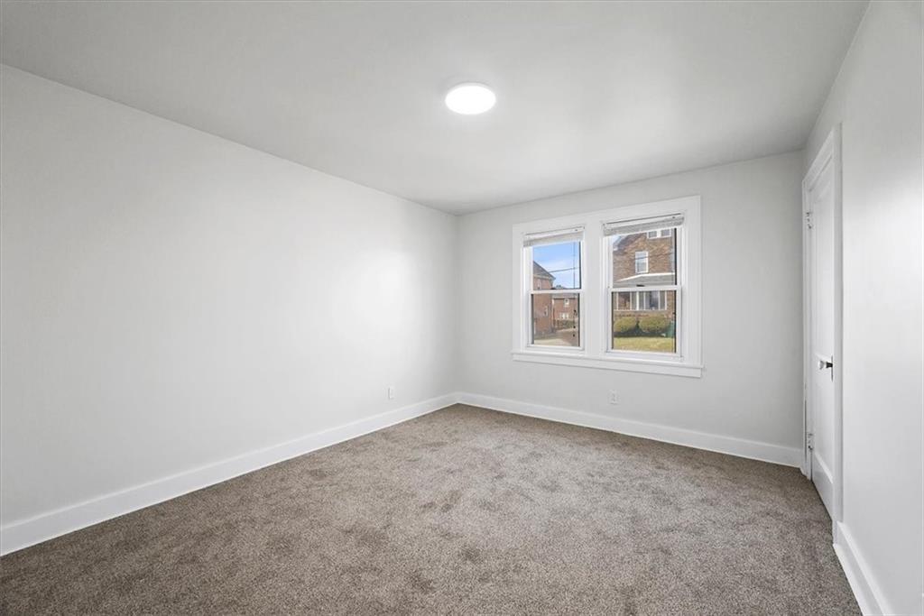 508 Maple Street West Mifflin, PA 15122 - Photo 13 of 31 an empty room with windows