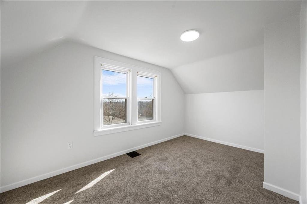 508 Maple Street West Mifflin, PA 15122 - Photo 18 of 31 an empty room with a window