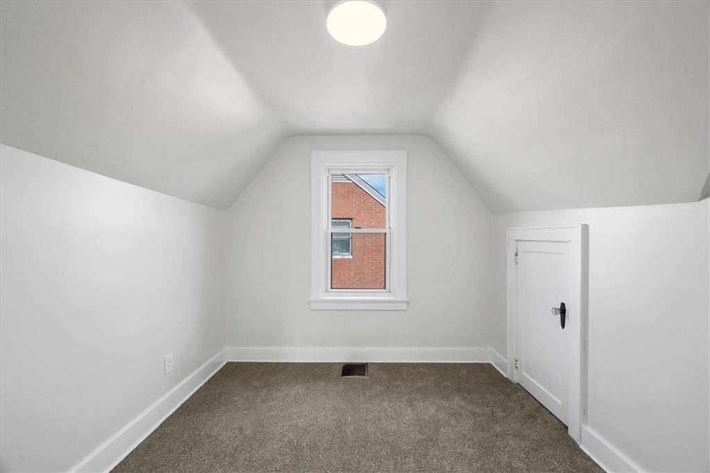 508 Maple Street West Mifflin, PA 15122 - Photo 20 of 31 an empty room with a window