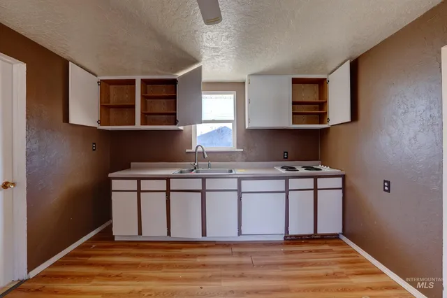 $172,000 | 167 West 3rd Avenue, Glenns Ferry, ID 83623