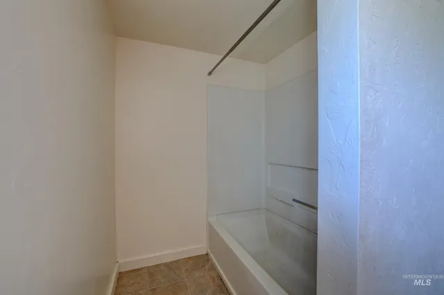 $172,000 | 167 West 3rd Avenue, Glenns Ferry, ID 83623