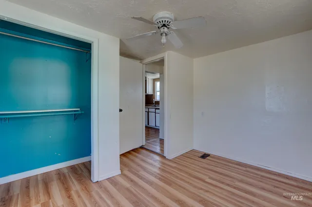 $172,000 | 167 West 3rd Avenue, Glenns Ferry, ID 83623