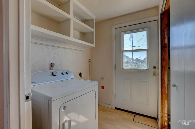 $172,000 | 167 West 3rd Avenue, Glenns Ferry, ID 83623